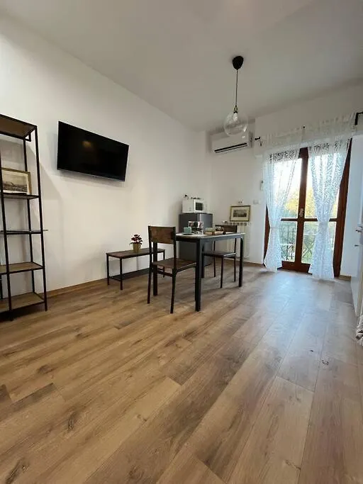 Delizioso Monolocale Con Vista Apartment Rome Italy