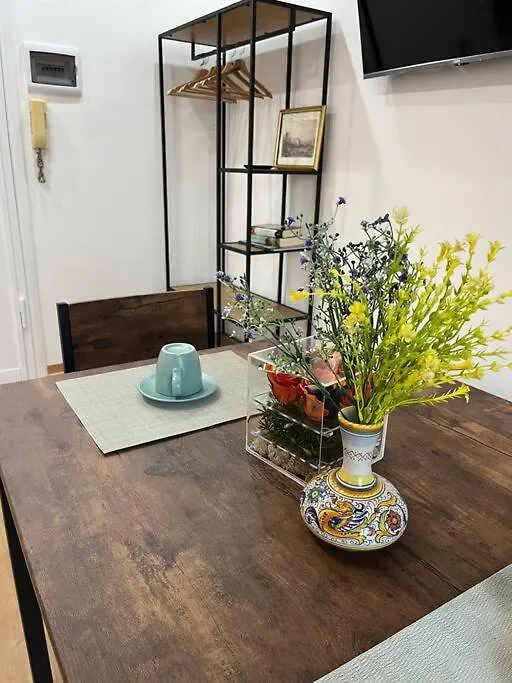Delizioso Monolocale Con Vista Apartment Rome Italy